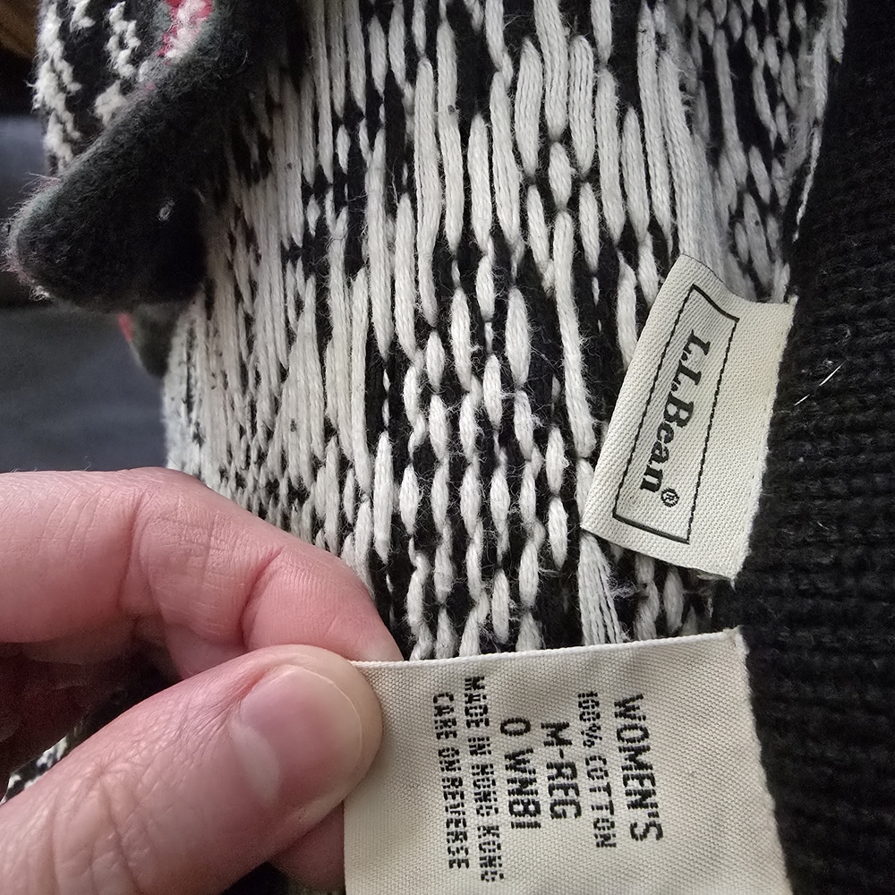 Black and White Patterned Cardigan with Red Accents - Picture 3 of 4